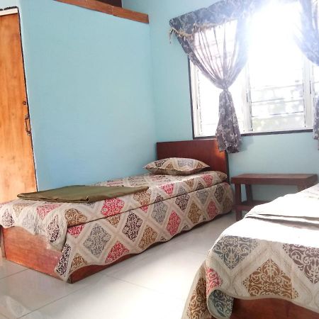 Roomstay Tok Abah A Kuala Rompin Ngoại thất bức ảnh