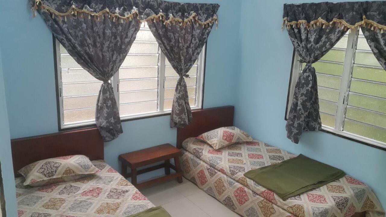 Roomstay Tok Abah A Kuala Rompin Ngoại thất bức ảnh