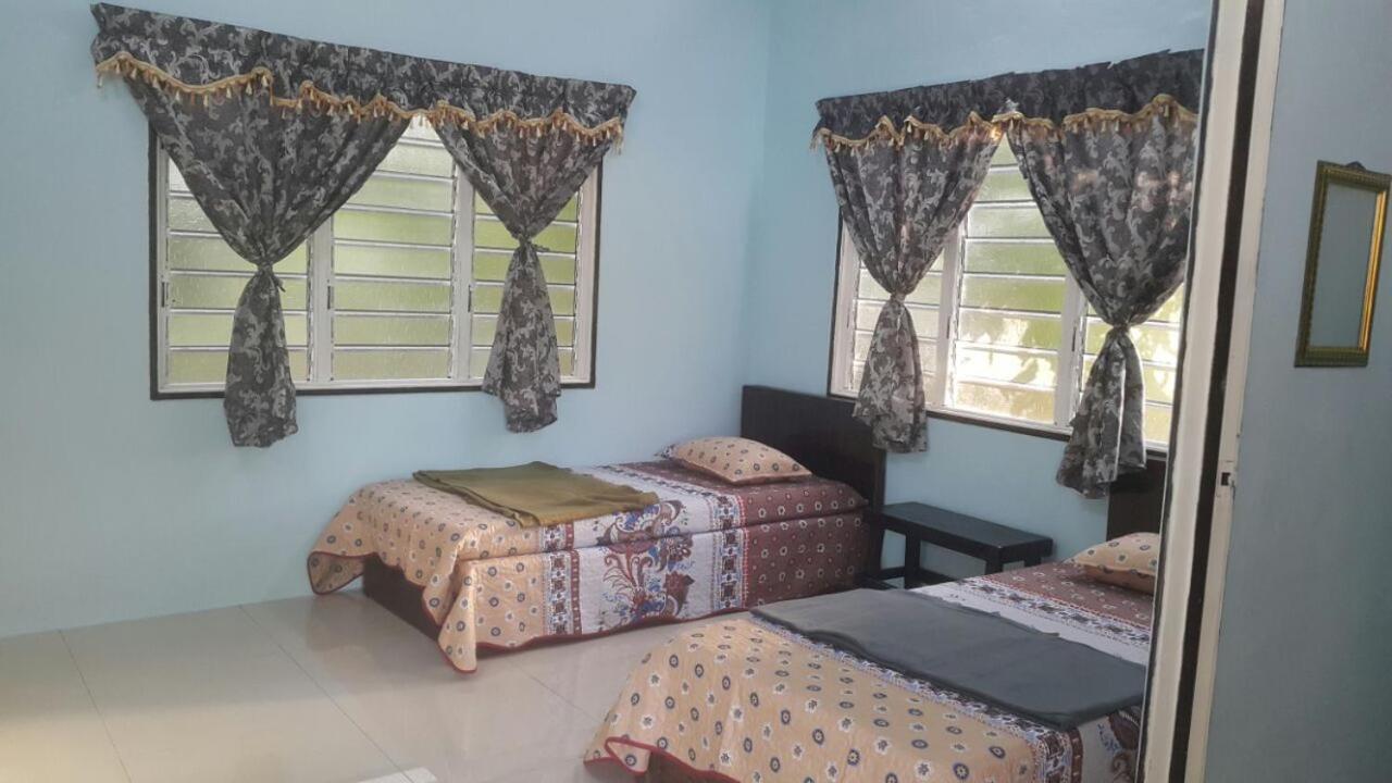 Roomstay Tok Abah A Kuala Rompin Ngoại thất bức ảnh