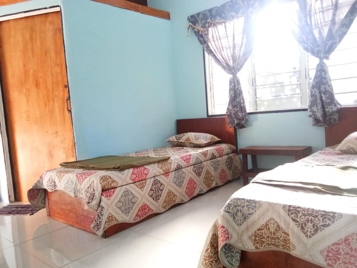 Roomstay Tok Abah A Kuala Rompin Ngoại thất bức ảnh